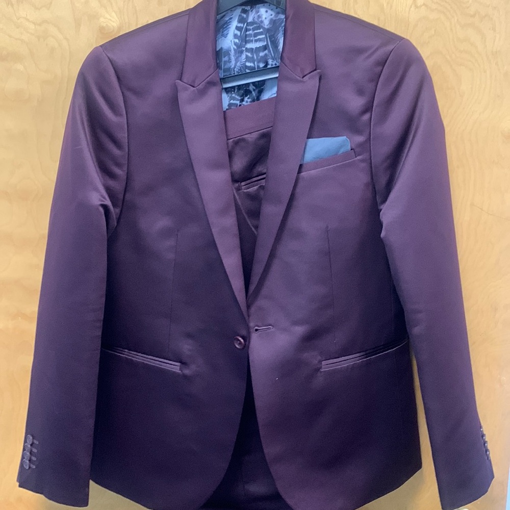 Mens Burgundy suit